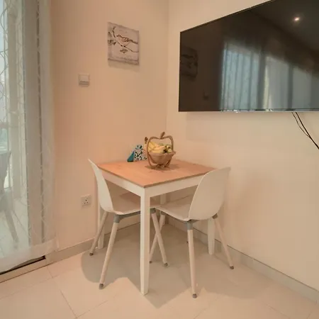 Modern Studio At Royal Oceanic Jbr By Deluxe Holiday Homes Dubai Exterior photo